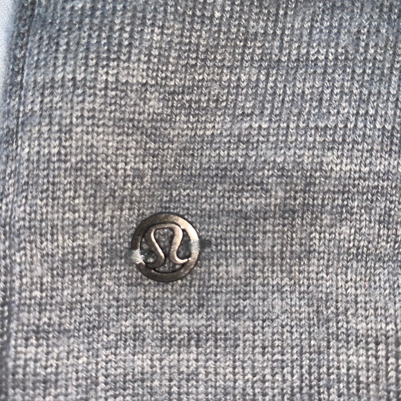 Lululemon Reverse Me Wrap - Picture 3 of 4